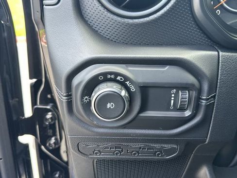 New 2026 Jeep Wrangler Unlimited Rubicon AWD/4WD image 22