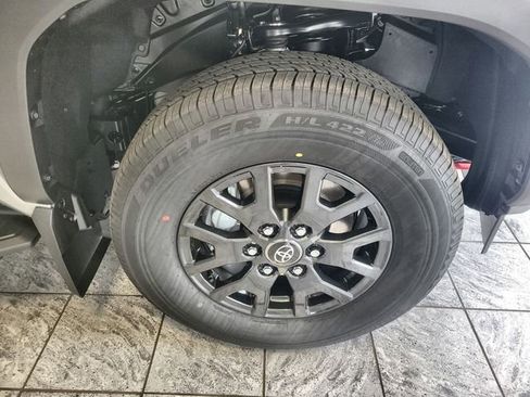 New 2026 Toyota 4Runner SR5 AWD/4WD image 10