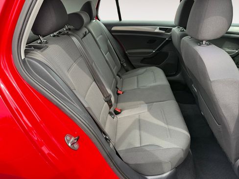 Used 2016 Volkswagen Golf S image 18