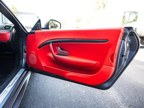 Used 2015 Maserati GranTurismo MC RWD image 17