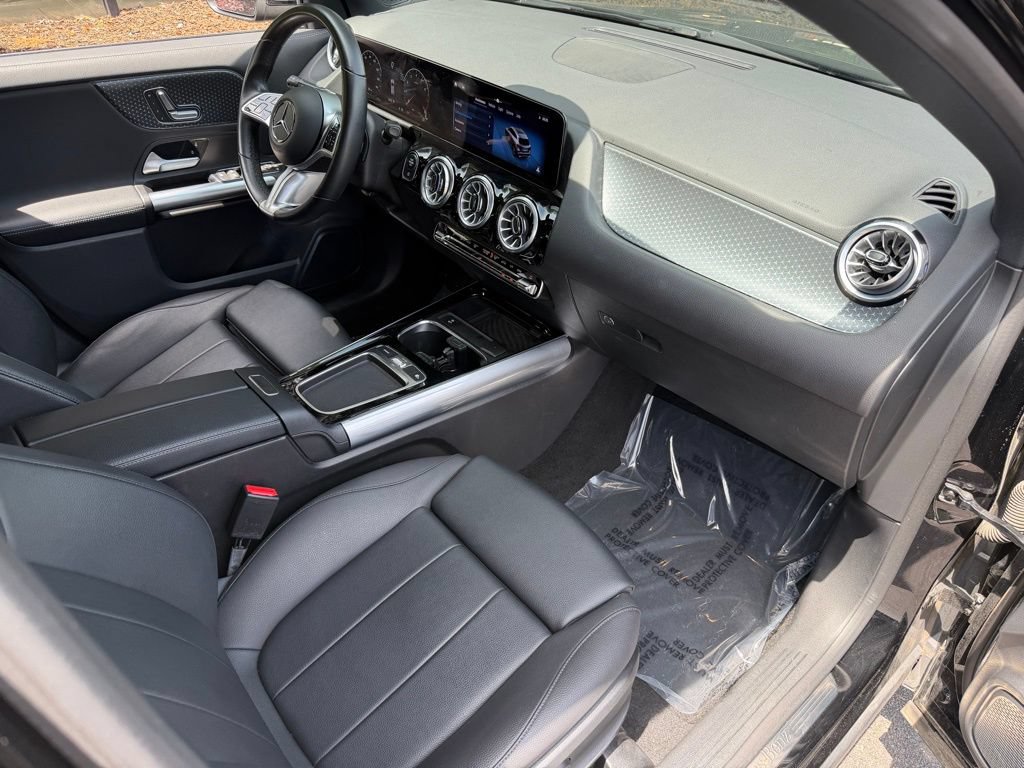 Used 2025 Mercedes-Benz GLA 250 4MATIC image 32