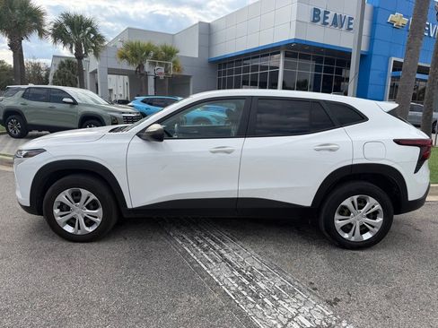 Used 2024 Chevrolet Trax LS image 7