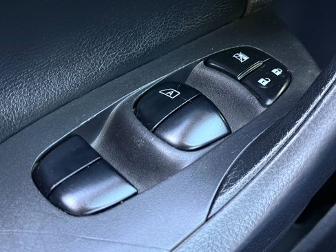 Used 2017 Nissan Altima 2.5 SV image 18