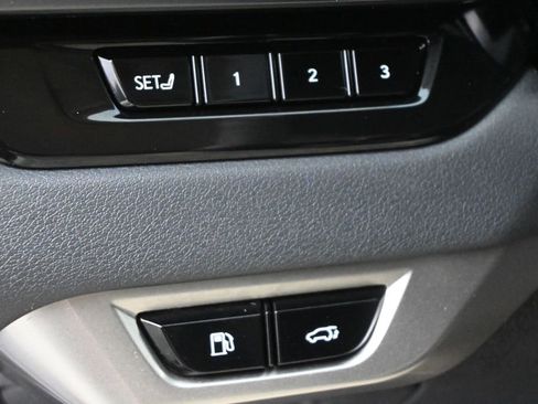 Used 2024 Lexus RX 350 Premium w/ Accessory Package (Z1) FWD image 5