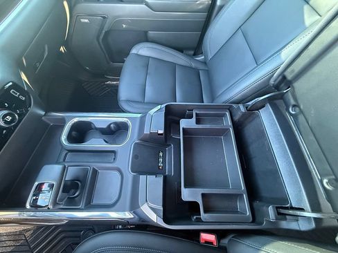 Used 2025 Chevrolet Silverado 1500 LT Trail Boss w/ LT Trail Boss Premium Package AWD/4WD image 16