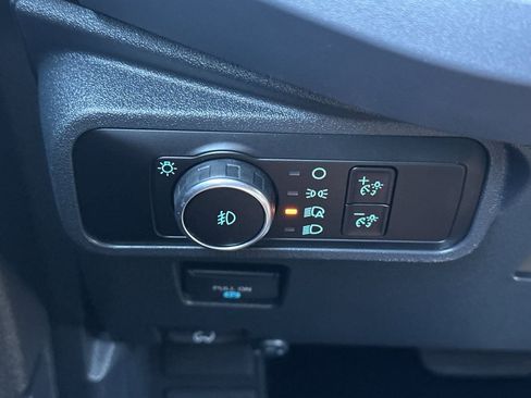 Used 2025 Ford Bronco Badlands image 32