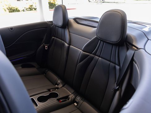 Used 2025 Mercedes-Benz CLE 300 4MATIC Cabriolet image 24