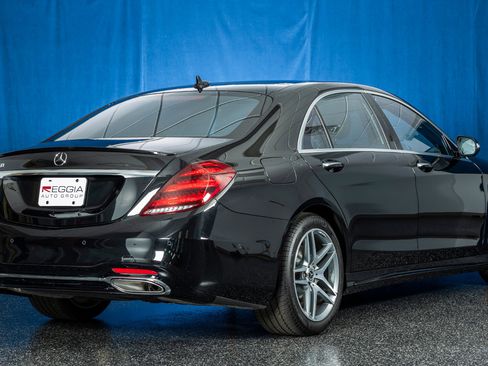 Used 2020 Mercedes-Benz S 560 Sedan image 4