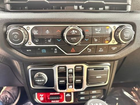 Used 2025 Jeep Wrangler Unlimited Sport S 4xe AWD/4WD image 36