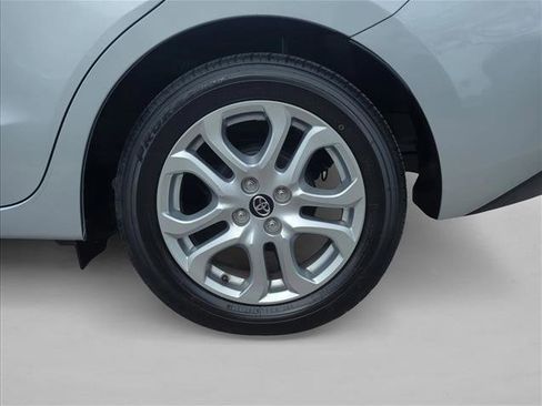 Used 2018 Toyota Yaris iA image 9