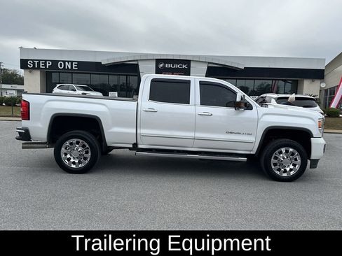 Used 2019 GMC Sierra 2500 Denali w/ Duramax Plus Package image 9