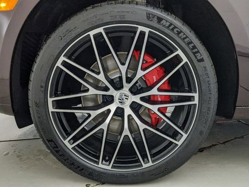 Certified 2024 Porsche Macan S AWD/4WD image 54
