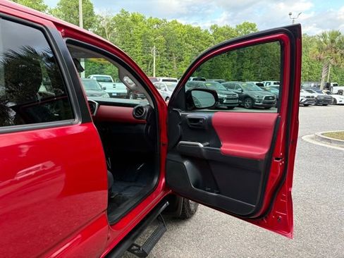 Used 2022 Toyota Tacoma SR5 RWD image 29