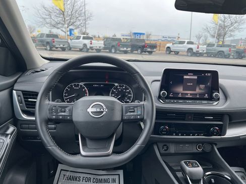 Used 2025 Nissan Rogue SV image 26