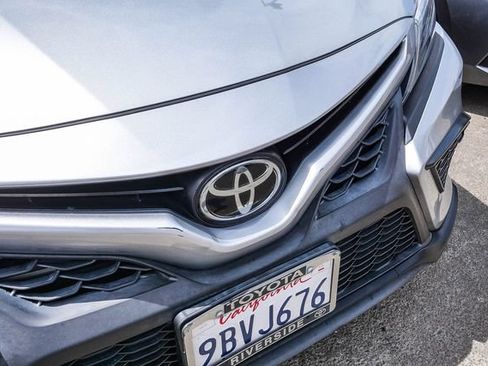 Used 2022 Toyota Camry SE w/ Convenience Package AWD/4WD image 4