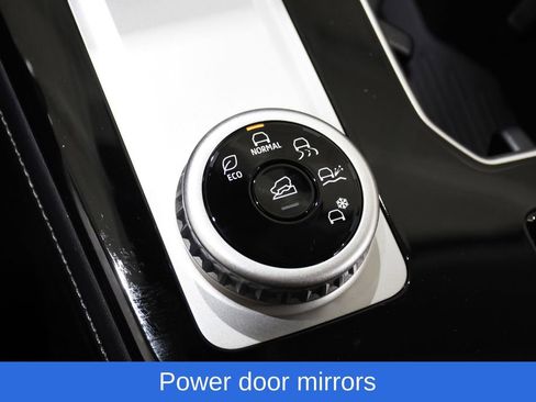 New 2025 Mitsubishi Outlander SE image 21