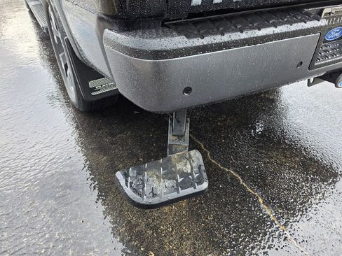 Used 2021 Nissan Titan Platinum Reserve w/ Moonroof Package image 47