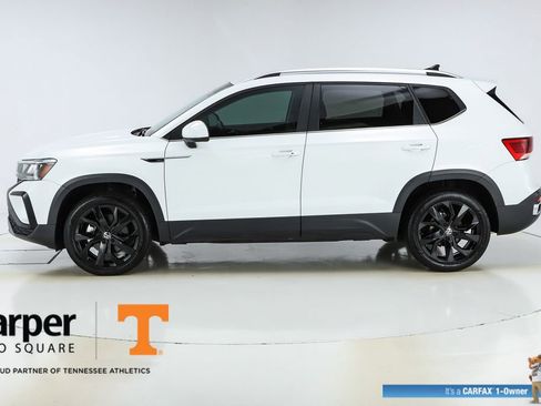 Used 2023 Volkswagen Taos SE w/ Black Wheel Package FWD image 2