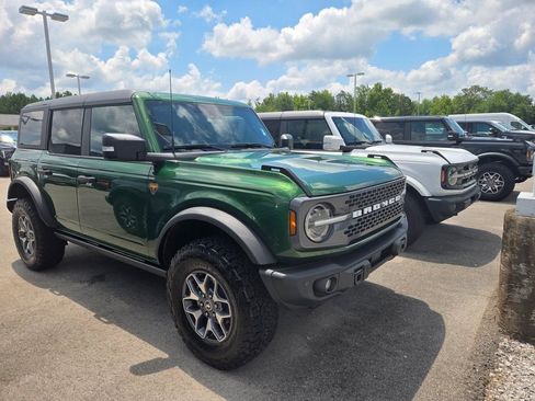 New 2025 Ford Bronco Badlands image 2