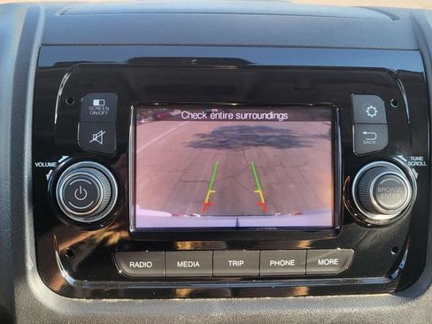 Used 2021 RAM ProMaster 2500 w/ Premium Appearance Group FWD image 30