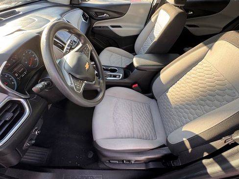 Used 2021 Chevrolet Equinox LS image 11