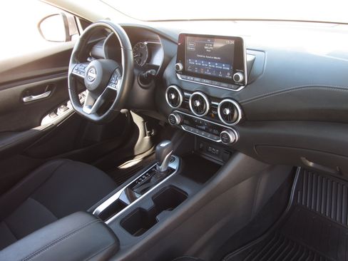 Used 2025 Nissan Sentra SV w/ All-Weather Package FWD image 9
