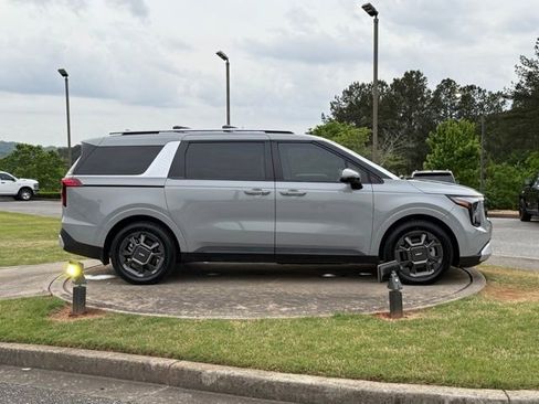 Used 2025 Kia Carnival EX FWD image 8