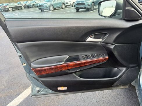 Used 2012 Honda Crosstour EX image 19