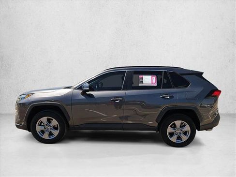Used 2022 Toyota RAV4 XLE image 9