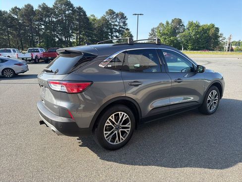 Used 2022 Ford Escape SEL w/ Class II Trailer Tow Package AWD/4WD image 8