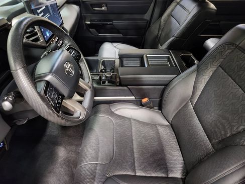 Used 2024 Toyota Tundra Limited AWD/4WD image 32