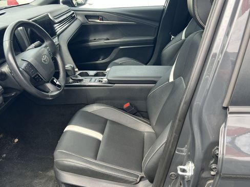 Used 2025 Toyota Camry SE FWD image 10