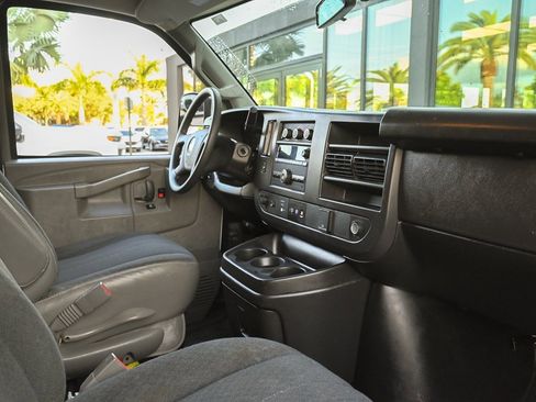 Used 2024 GMC Savana 2500 Work Van w/ Driver Convenience Package image 18