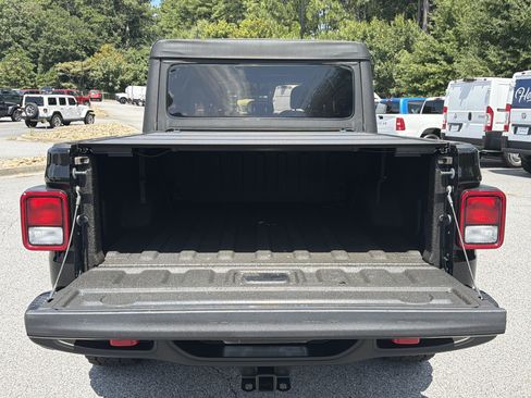 Used 2022 Jeep Gladiator Rubicon w/ Cold Weather Group AWD/4WD image 22