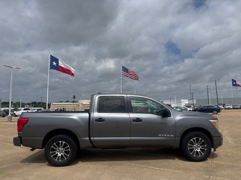 Certified 2022 Nissan Titan SV RWD image 24