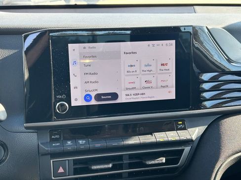 Used 2025 Toyota Camry LE image 19