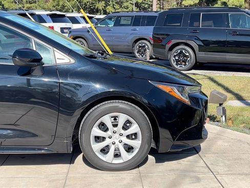 Used 2023 Toyota Corolla LE image 12