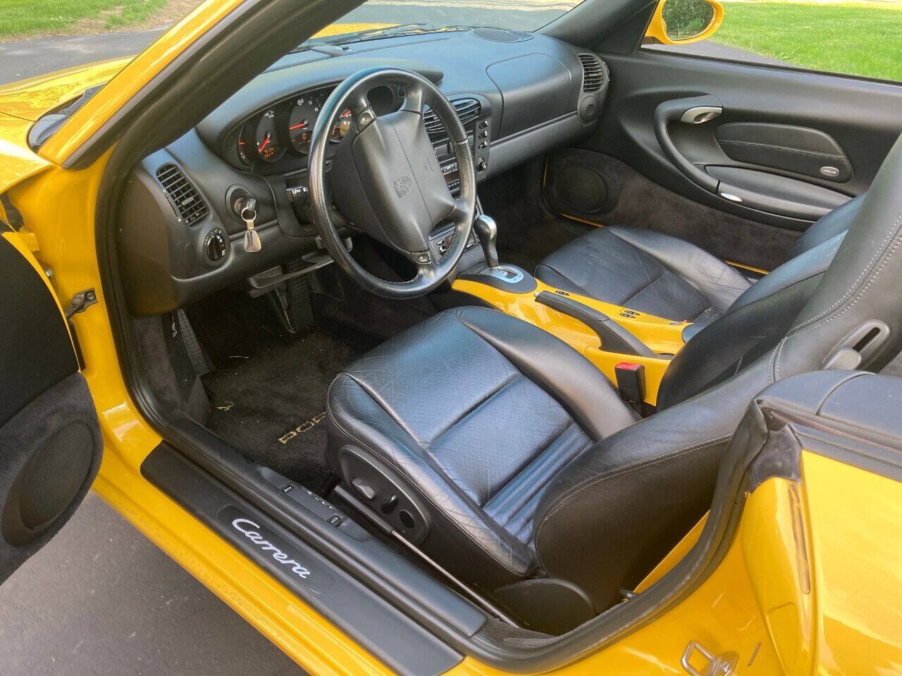 Used 2001 Porsche 911 Cabriolet image 42
