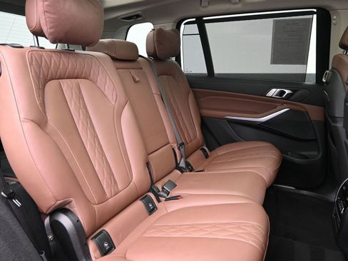 Used 2022 BMW X7 xDrive40i w/ Executive Package image 27