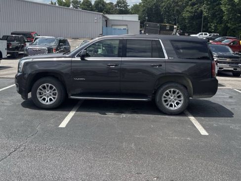 Used 2018 GMC Yukon SLT w/ Open Road Package AWD/4WD image 2