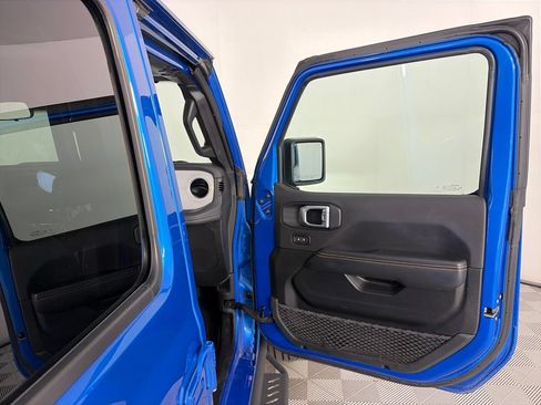 Used 2024 Jeep Wrangler Unlimited Sahara AWD/4WD image 31