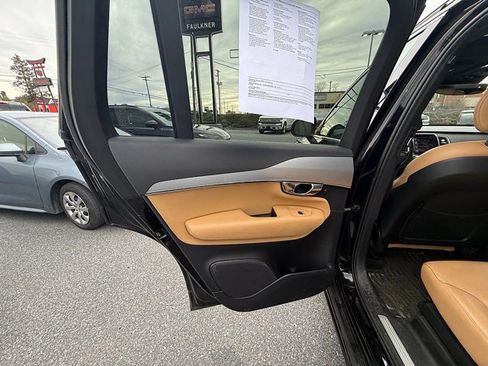 Used 2017 Volvo XC90 T6 Momentum w/ Vision Package image 10