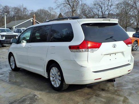 Used 2013 Toyota Sienna LE w/ Towing Pkg image 7