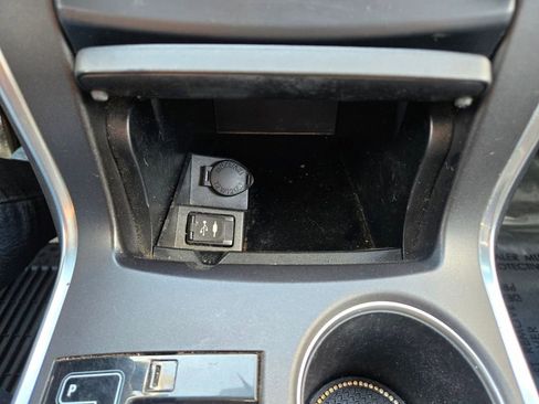 Used 2017 Toyota Camry SE image 29