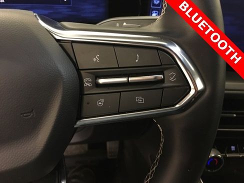 Used 2025 Chevrolet Traverse LT image 29