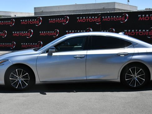 Used 2023 Lexus ES 300h w/ Premium Package FWD image 4
