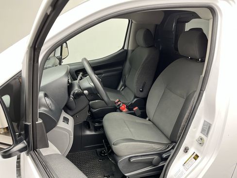 Used 2020 Nissan NV200 S image 8