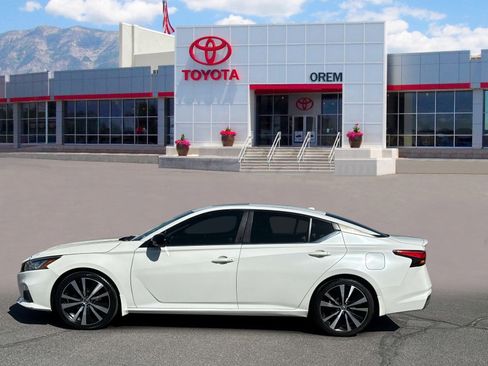 Used 2020 Nissan Altima 2.0 SR FWD image 6