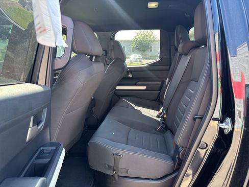 Certified 2024 Toyota Tacoma TRD Off-Road AWD/4WD image 12