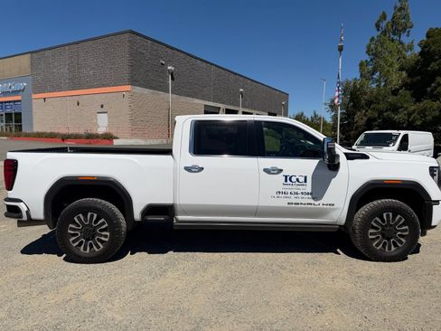 Used 2024 GMC Sierra 3500 Denali Ultimate AWD/4WD image 6